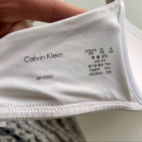 Calvin Klein Bra with convertible straps (32B) - Picture 3 of 5